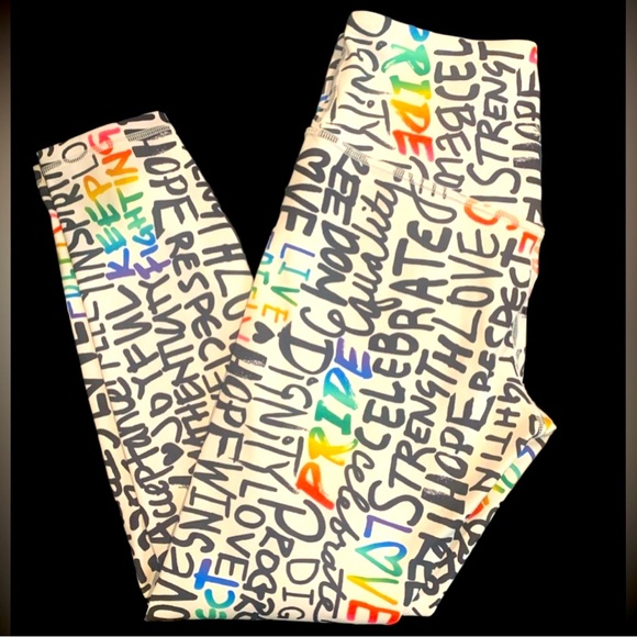 ATHLETA PRIDE COLLECTION GRAFFITI ELATION TRAIN 7/8 Tight Leggings White Small - Picture 2 of 3